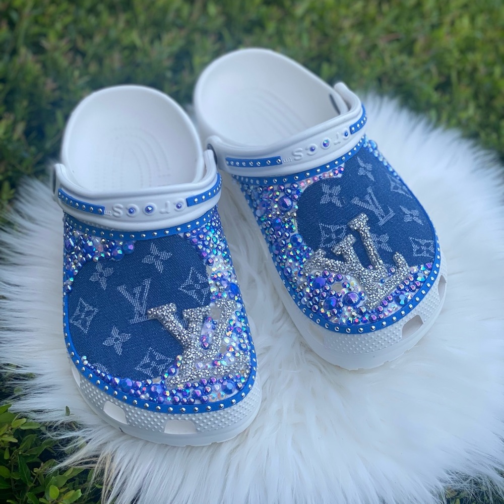 Custom crocs 🔥🔥